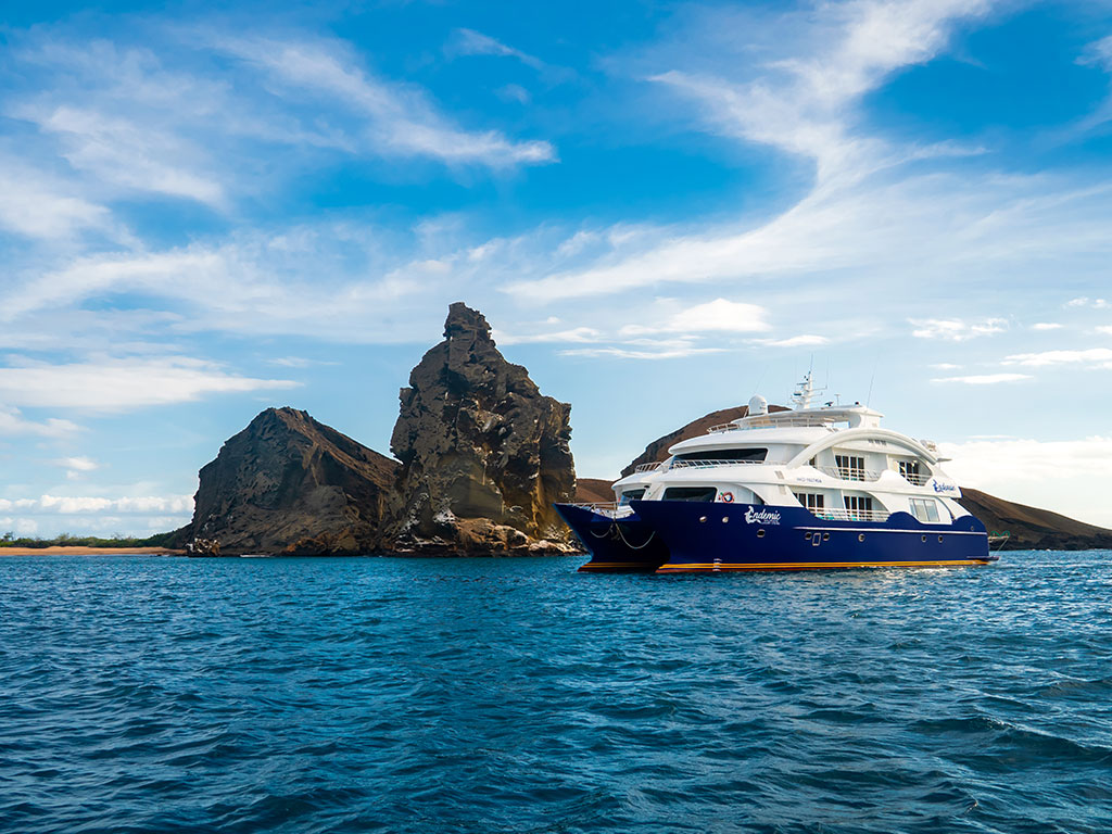 Southern Islands Express in Style Galápagos cruise