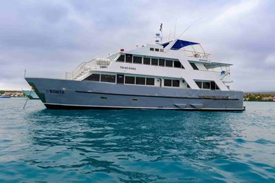 Bonita Yacht Exterior 1