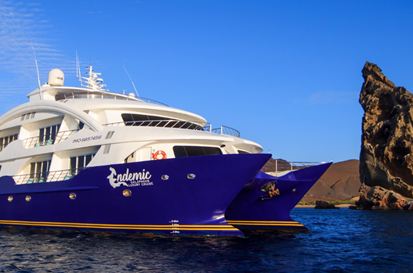 Luxury Central Circuit Express Galápagos cruise
